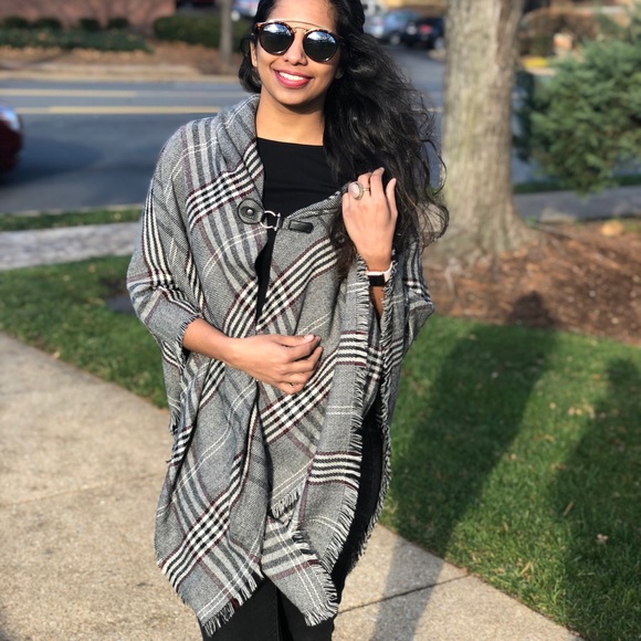 Poncho - Picture 2 of 3